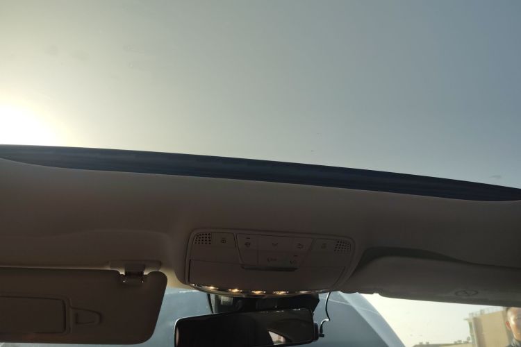 奔驰E级 2023款 改款 E 300 L 时尚型中控内饰22