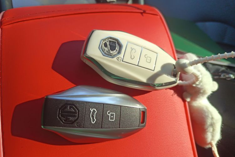 名爵 MG7 2023款 2.0T 自动猎美奢享版中控内饰11