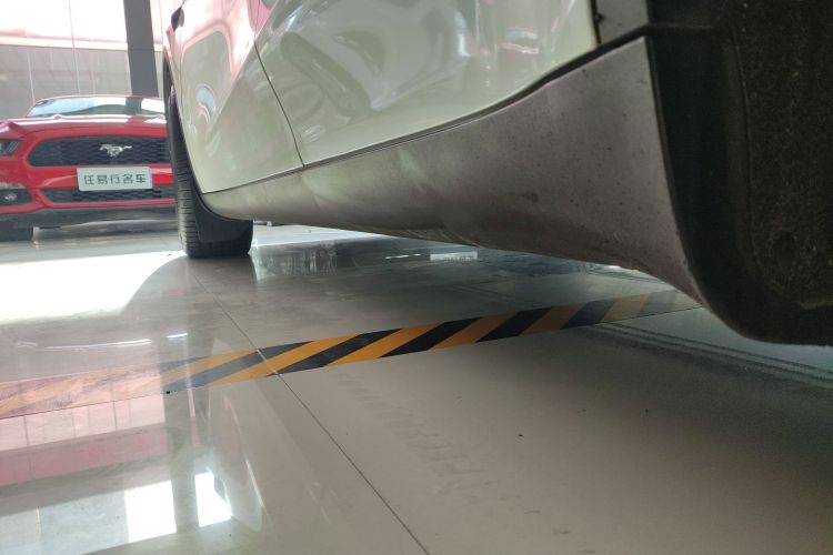 特斯拉 Model Y 2022款 改款 后轮驱动版局部细节9002