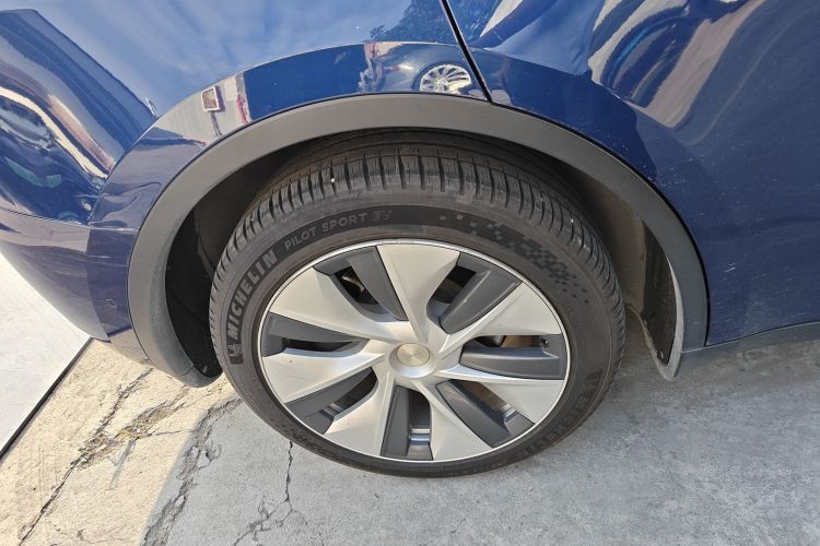 特斯拉 Model Y 2021款 长续航全轮驱动版车身外观6008