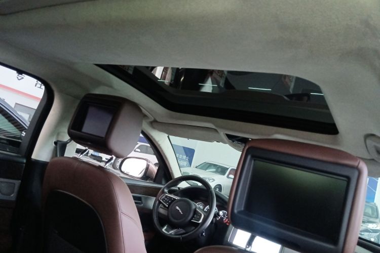 捷豹XFL 2019款 XFL 2.0T 250PS 四驱尊享版局部细节22