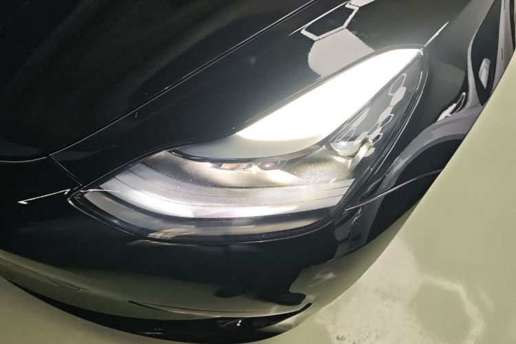 特斯拉 Model 3 2022款 后轮驱动版车身外观36