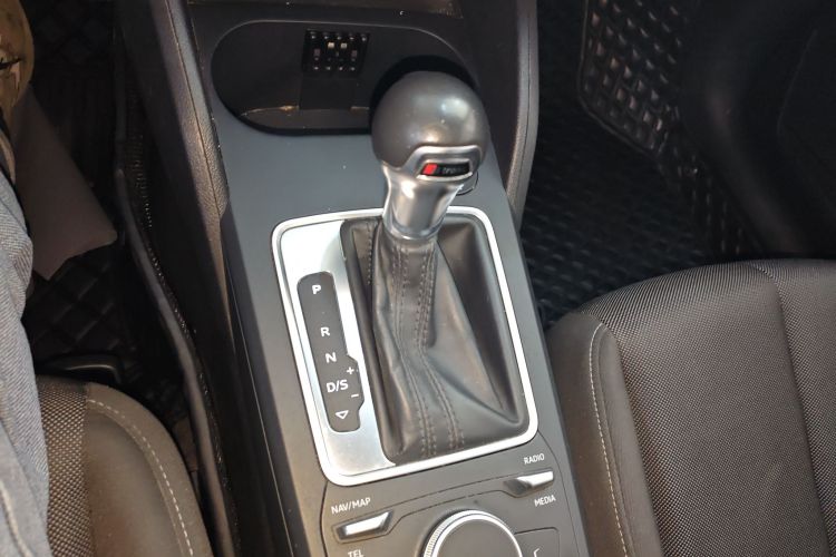 奥迪Q2L 2020款 35 TFSI 进取动感型局部细节18