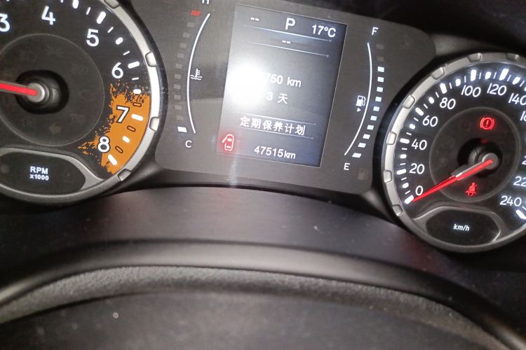 Jeep 自由侠 2018款 互联大屏版 180T 自动高能版中控内饰15