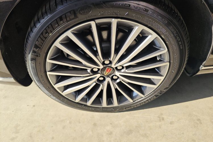 红旗H9 2022款 2.0T 智联旗享版车身外观6008