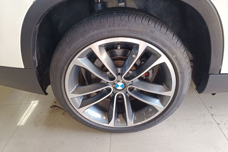 宝马X1 2013款 sDrive18i 运动设计套装车身外观6003