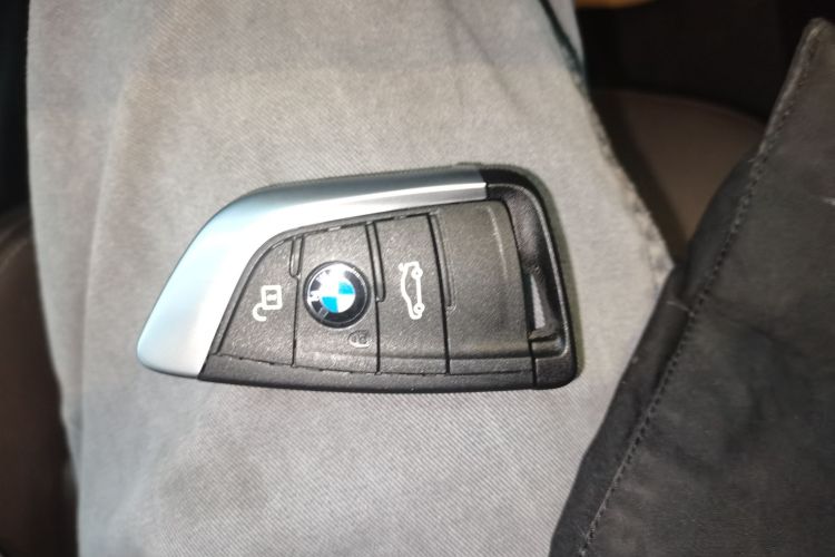 宝马1系 2022款 125i M运动曜夜版中控内饰11