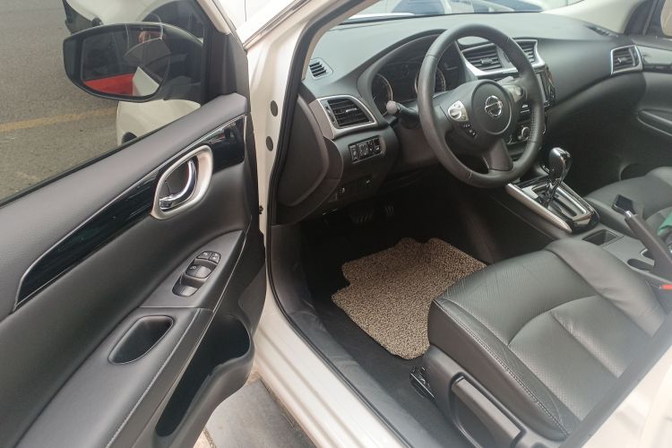 日产 轩逸 2018款 1.6XV CVT尊享版中控内饰7003