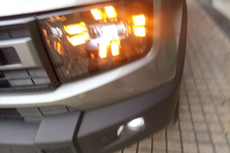 捷途自由者 2025款 2.0TD 自动XWD征服局部细节36