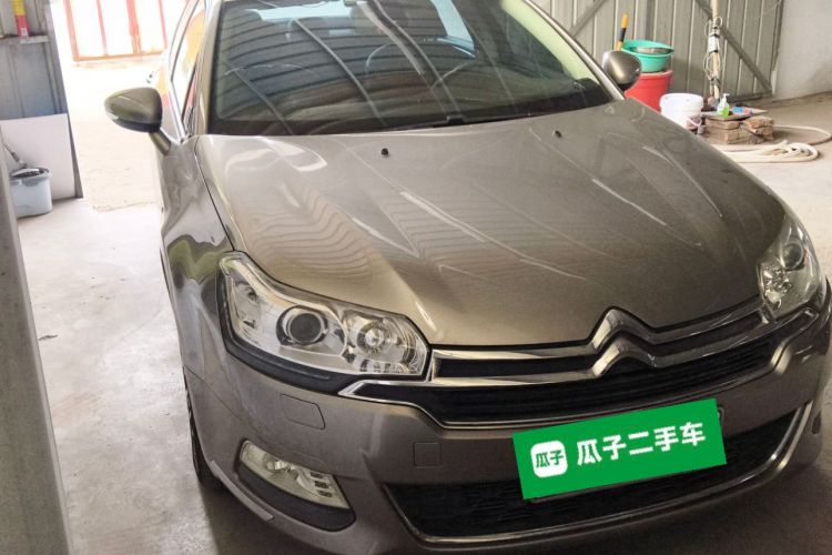 雪铁龙C5 2014款 1.6T 自动尊贵型车身外观3