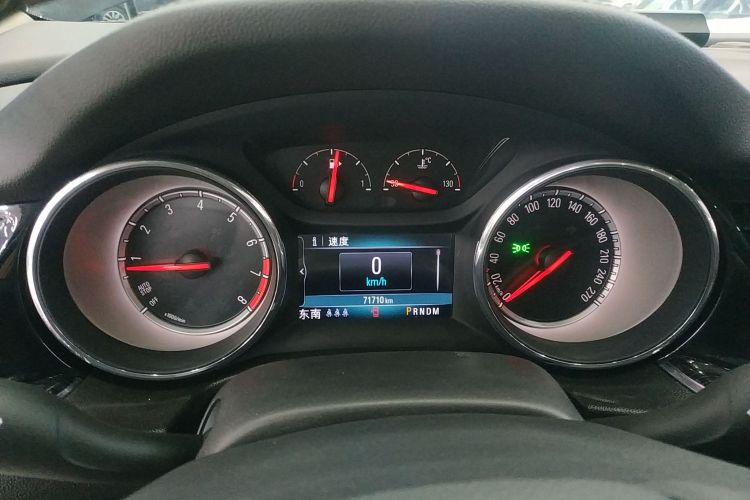 别克 君威 2019款 20T 精英型 国VI中控内饰14