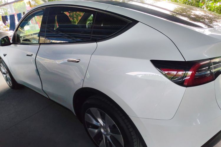 特斯拉 Model Y 2021款 长续航全轮驱动版车身外观6004