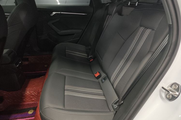 奥迪A3 2024款 A3L Limousine 35 TFSI 时尚运动型中控内饰7004