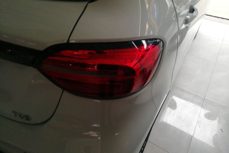 零跑汽车 零跑T03 2020款 400豪华版车身外观9