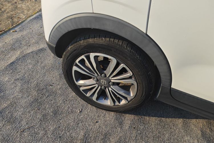 零跑汽车 零跑T03 2021款 400轻享版 磷酸铁锂车身外观6008