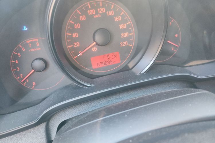 本田 飞度 2014款 1.5L LX 手动舒适型中控内饰15