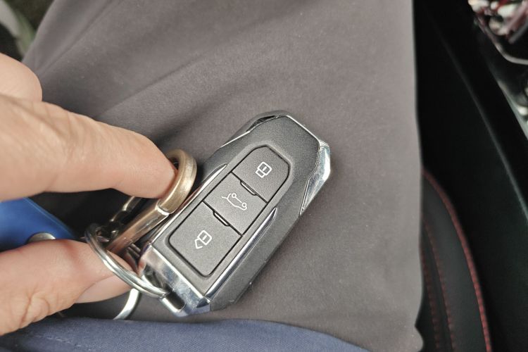 北京越野 北京BJ20 2016款 1.5T CVT豪华型中控内饰11