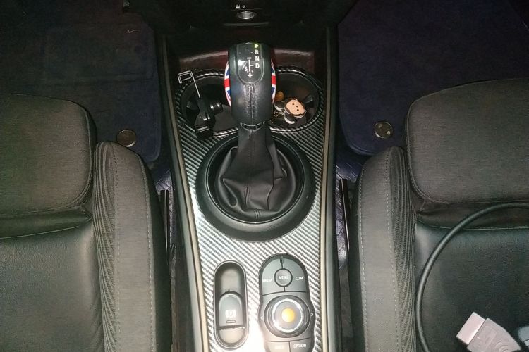 MINI Countryman 2019款 2.0T COOPER S ALL4 经典派局部细节18