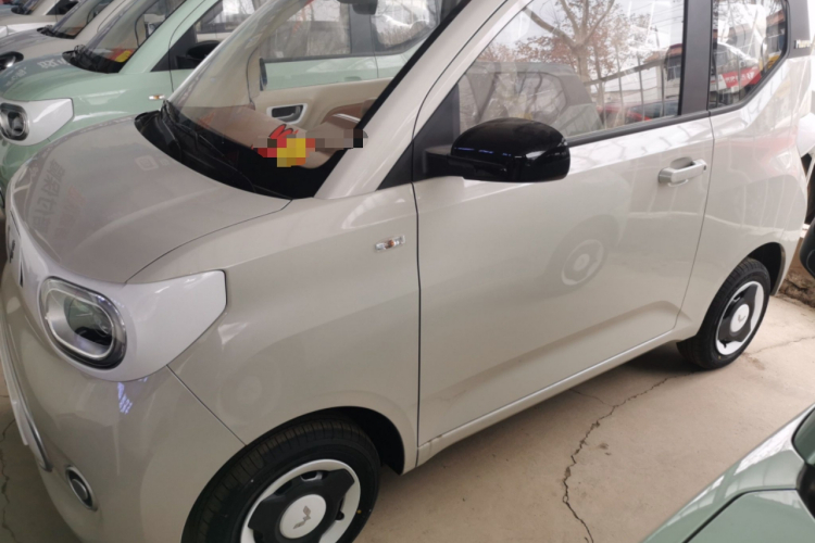 五菱汽车 宏光MINIEV 2024款 第三代 215km 青春版车身外观4