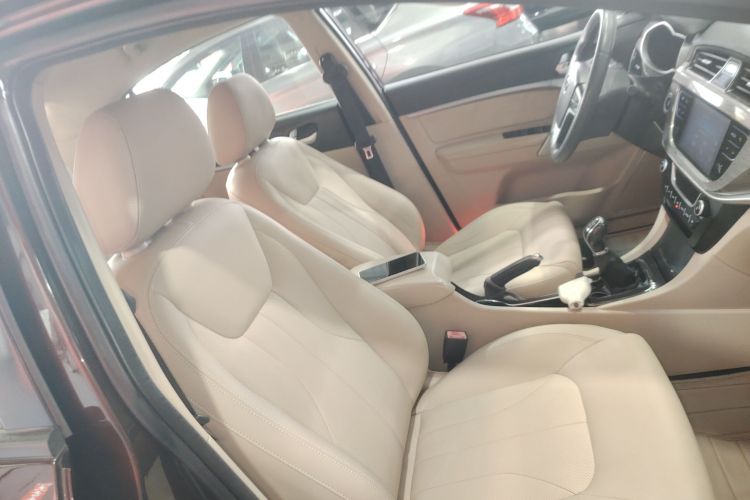 吉利汽车 帝豪 2017款 三厢百万款 1.5L 手动豪华型局部细节41