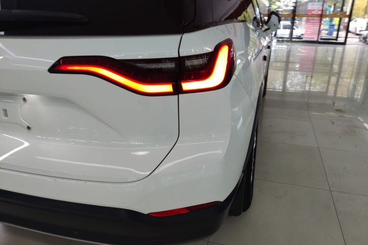 蔚来ES8 2018款 355KM 基准版 七座版车身外观6006