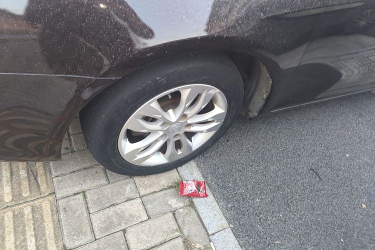 吉利汽车 帝豪 2015款 三厢 1.5L 手动向上版车身外观6006