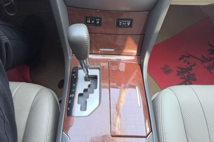 丰田 凯美瑞 2013款 200G 经典豪华版中控内饰18