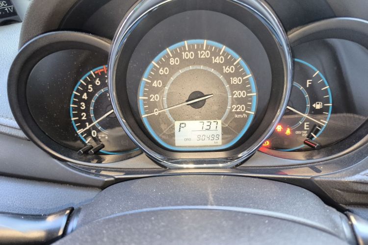 丰田 威驰 2014款 1.5L 自动智臻版中控内饰14