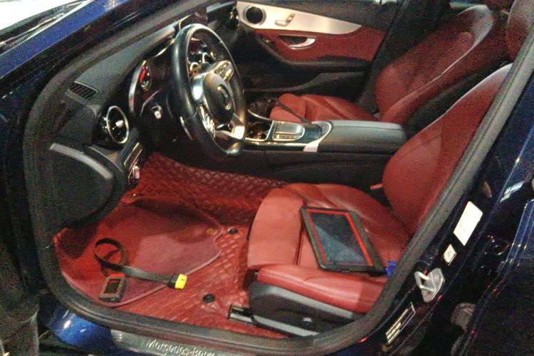 奔驰C级 2019款 C 260 运动版中控内饰19