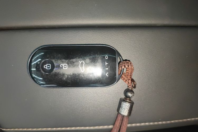 鸿蒙智行 问界M5 2022款 增程后驱标准版中控内饰7001