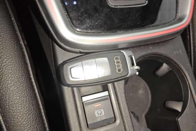 奥迪A3 2021款 A3L Limousine 35 TFSI 进取运动型中控内饰7001