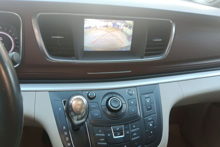 别克GL8 2018款 28T 豪华型 国VI中控内饰16