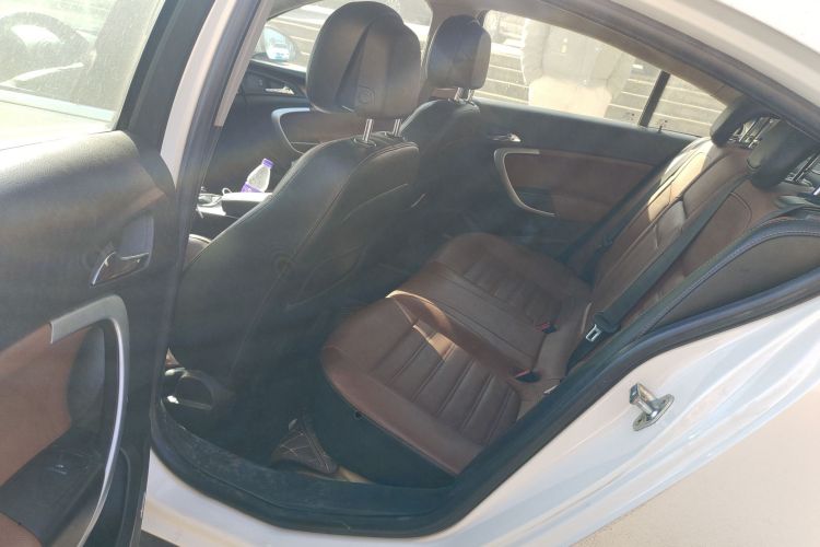 别克 君威 2014款 GS 2.0T 燃情运动版中控内饰21