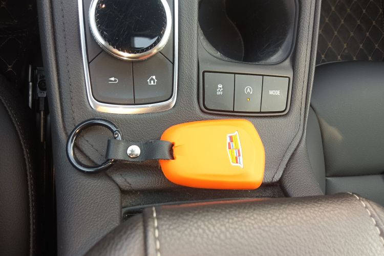 凯迪拉克XT4 2021款 28T 两驱领先型中控内饰11