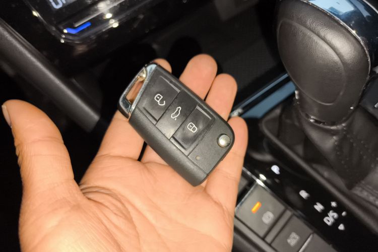 大众 宝来 2023款 300TSI DSG尊行版中控内饰7001