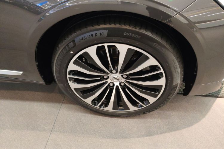 沃尔沃S90 2023款 B5 智逸豪华版车身外观10