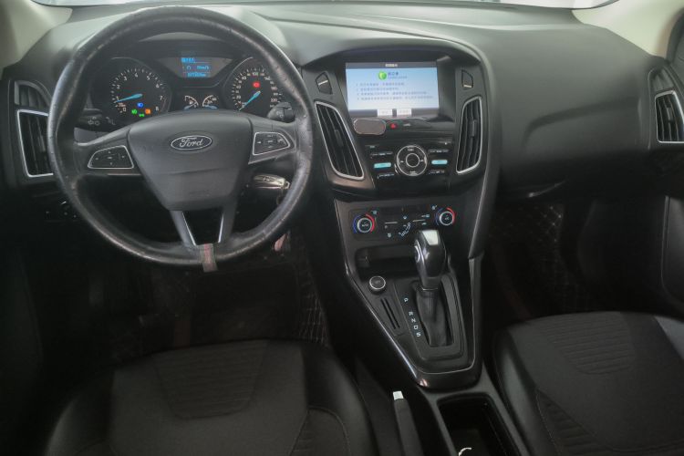 福特 福克斯 2017款 两厢 1.6L 自动风尚型智行版中控内饰12