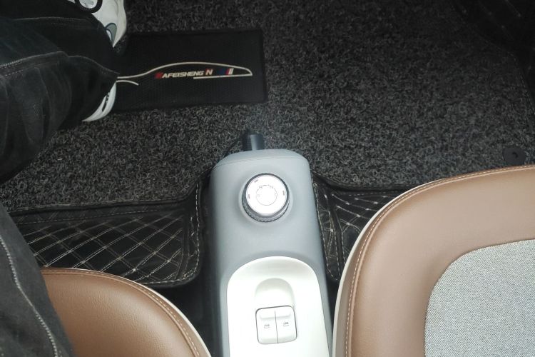 五菱汽车 宏光MINIEV 2022款 GAMEBOY 200km 玩乐款 磷酸铁锂中控内饰18