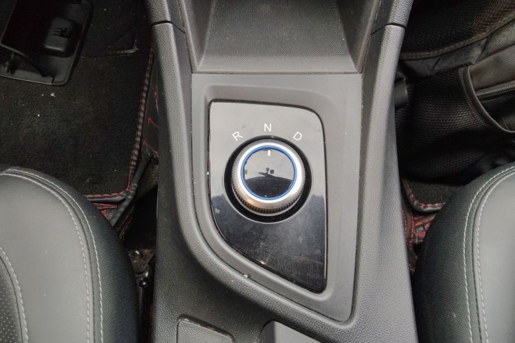 奇瑞新能源 艾瑞泽e 2020款 出行版plus中控内饰18