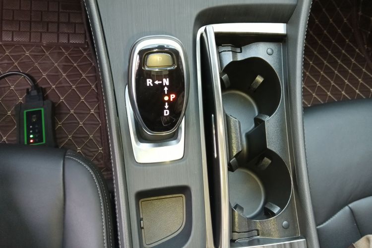 别克 君越 2020款 652T 豪华型中控内饰18