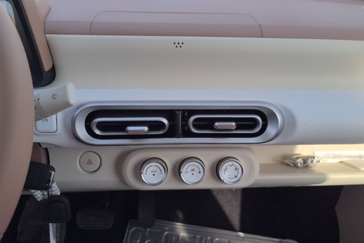 五菱汽车 宏光MINIEV 2024款 第三代 215km 青春版中控内饰16