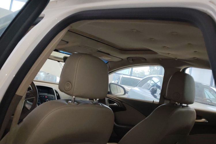 别克 英朗 2013款 GT 1.6L 自动时尚版中控内饰22