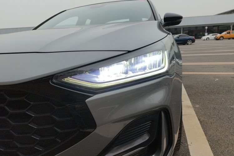 福特 福克斯 2022款 三厢 EcoBoost 180 自动ST Line局部细节36