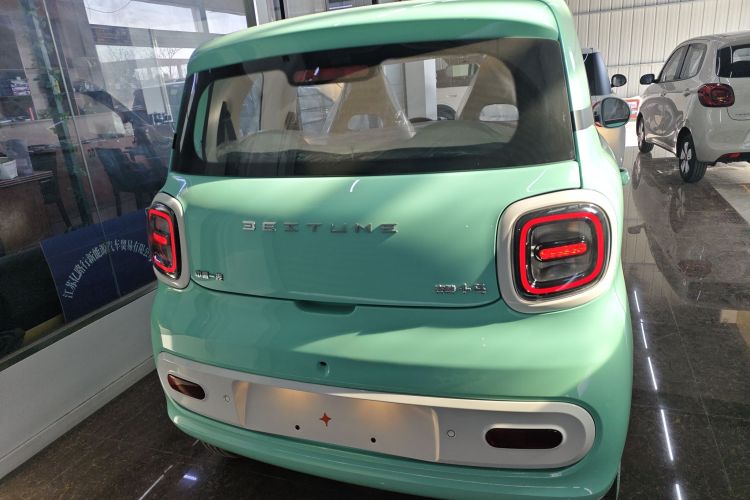 奔腾小马 2026款 222km 炫彩马车身外观6004