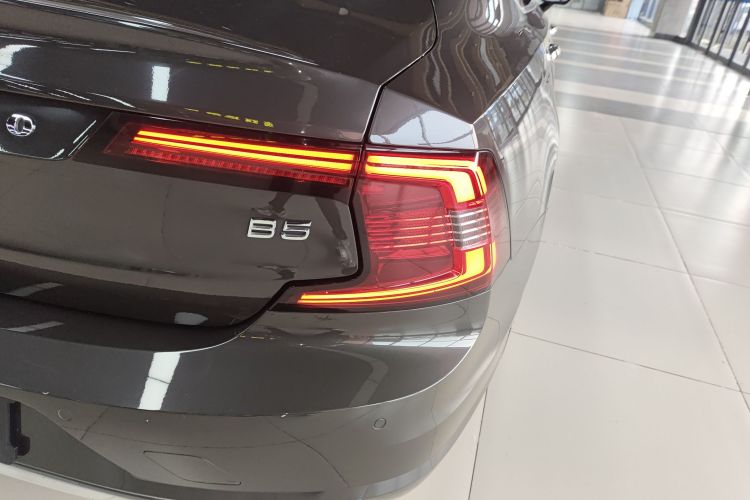 沃尔沃S90 2021款 B5 智远豪华版车身外观9