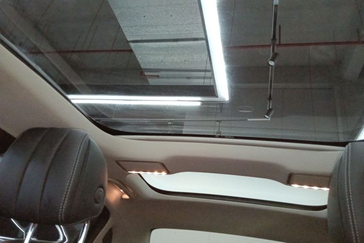 奔驰E级 2020款 E 300 L 豪华型中控内饰22