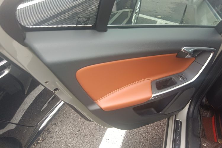 沃尔沃S60 2018款 S60L T3 智进进取版中控内饰7008