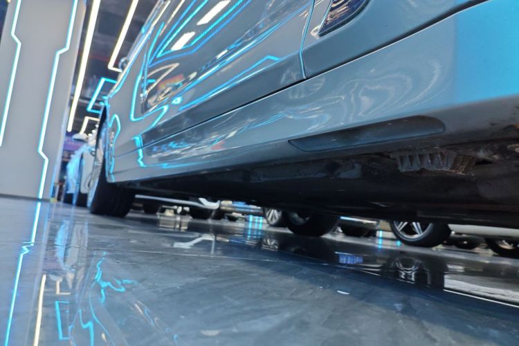 宝马5系 2020款 525Li 豪华套装局部细节9001