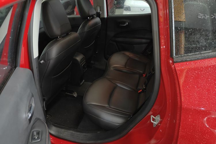 Jeep 指南者 2017款 200T 自动家享版中控内饰7004