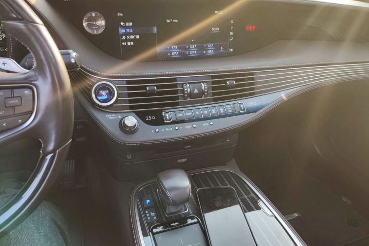 雷克萨斯LS 2020款 500h 豪华版 国VI中控内饰16